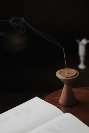 Incense for Focus & Clarity: How Sombei Supports Clear Thinking and Grounded Work